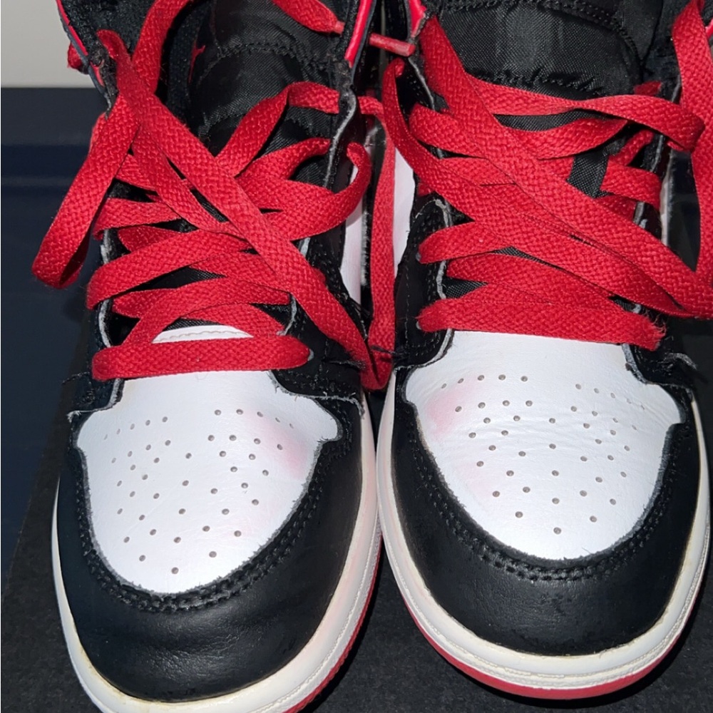 Nike Air Jordan High-Tops - Black, White, Red - Picture 6 of 7